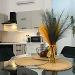 Apartment Boho Luxe Terrace - Brand New & Terrace *